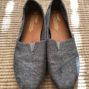 Toms shoes size 7